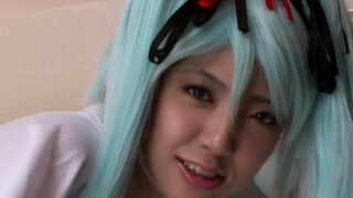 Cosplay Hatsune Miku gets creampie